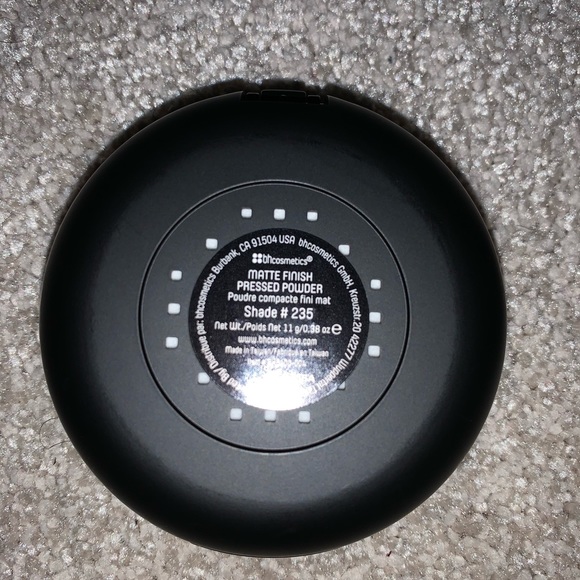 BH COSMETICS MATTE PRESSED POWDER (235) - Picture 3 of 3